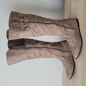NIB JUSTFAB "KIRBLA" FAUX SUEDE ZIPPER BOOT